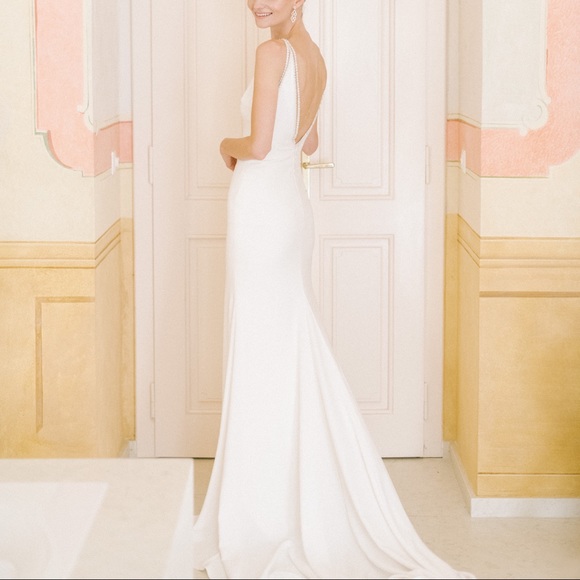 Pronovias wedding gown with overskirt - Picture 4 of 8